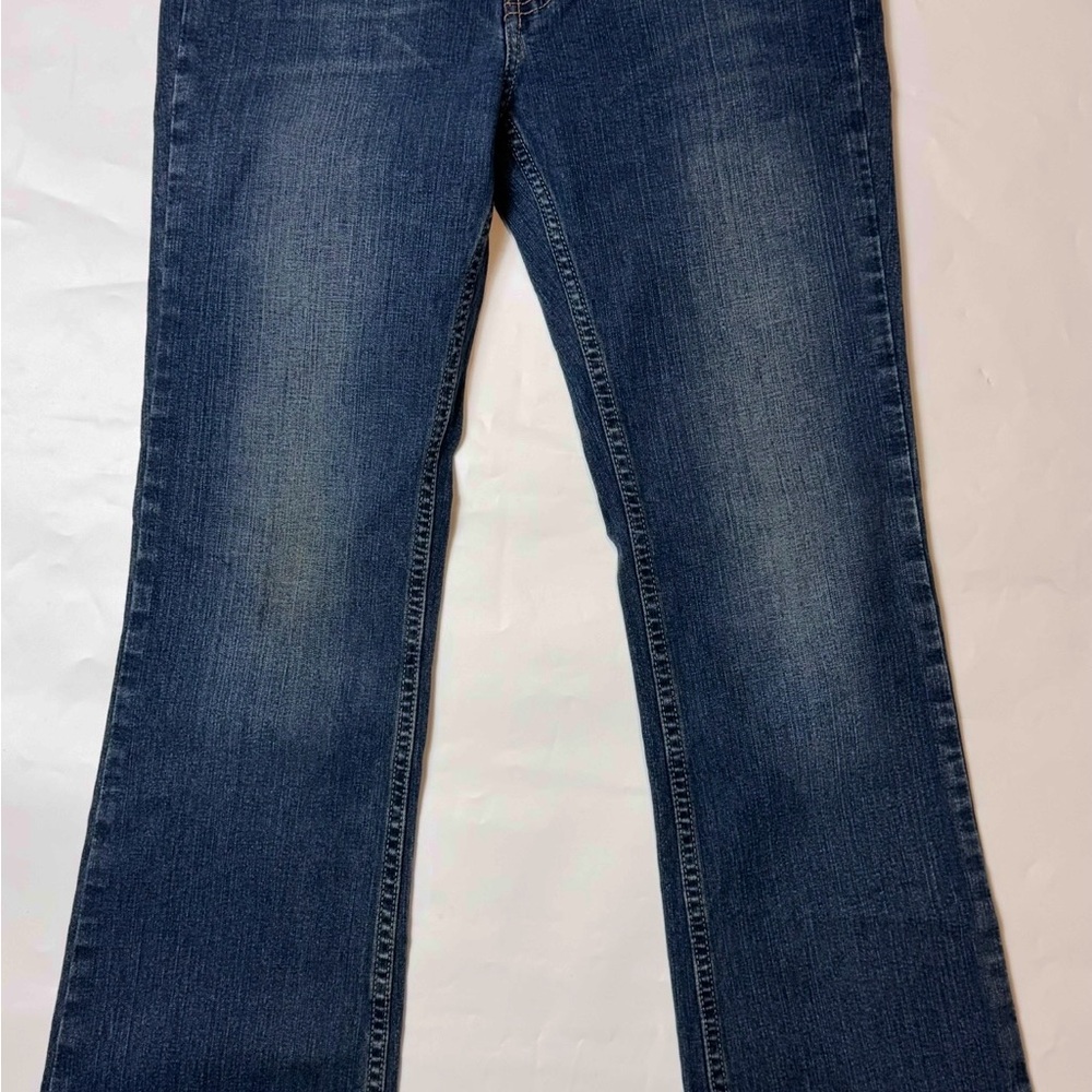 Express Jeans Low Rise Flare Chelsea Wash Denim Size 4 - Picture 3 of 7